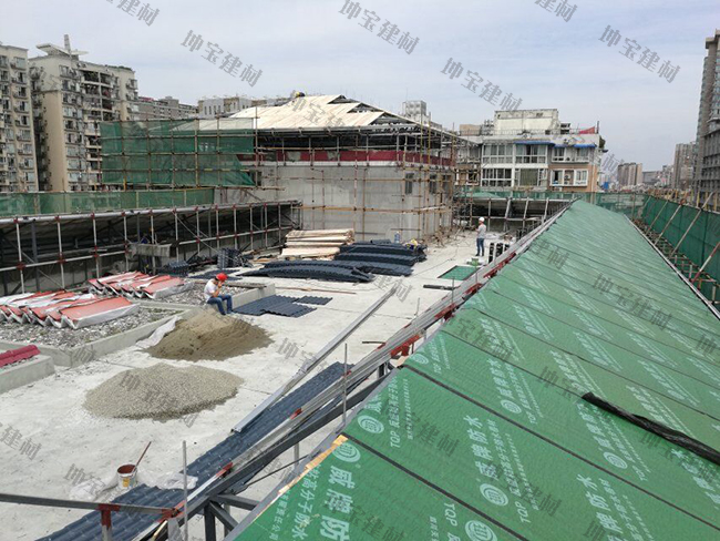 合成樹(shù)脂瓦屋頂鋪設防水層